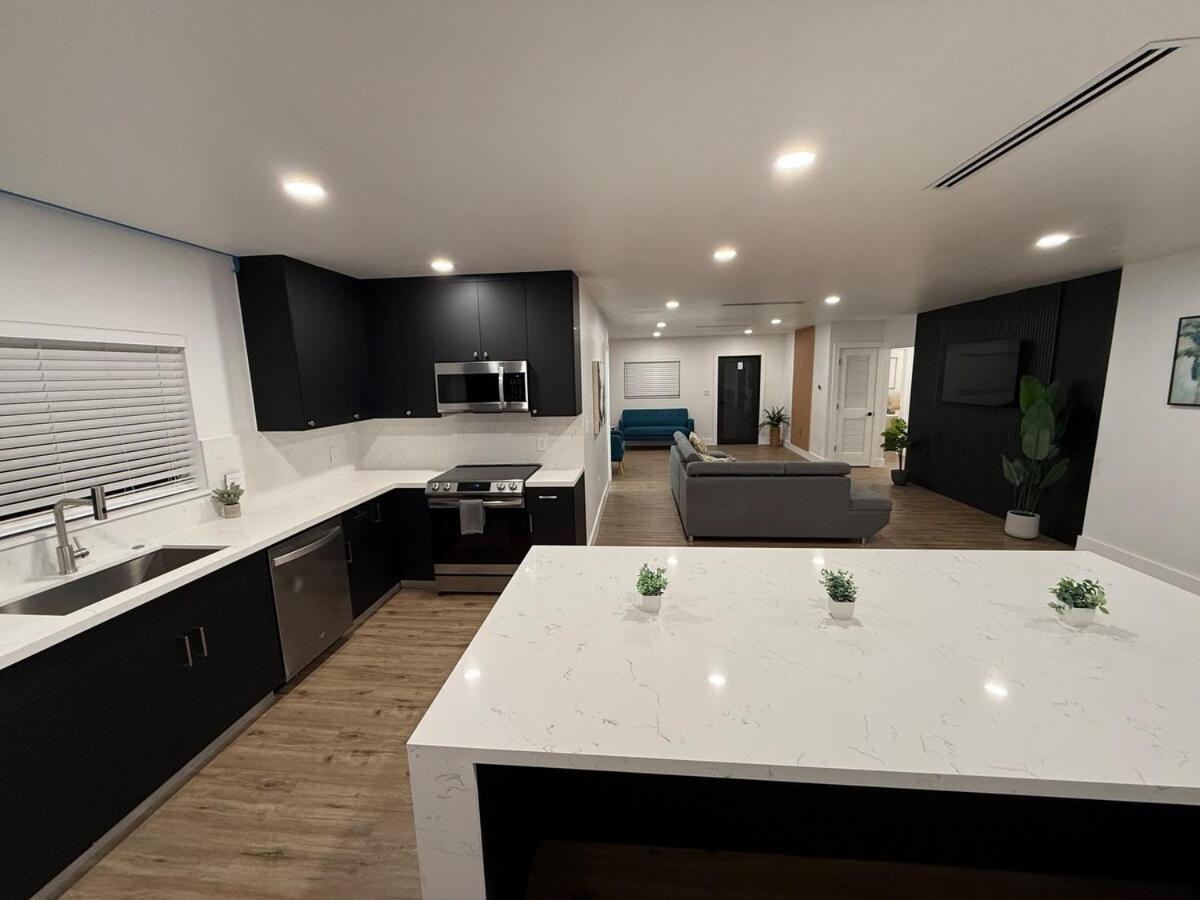 Luxe 8 Guest Little Havana Retreat *