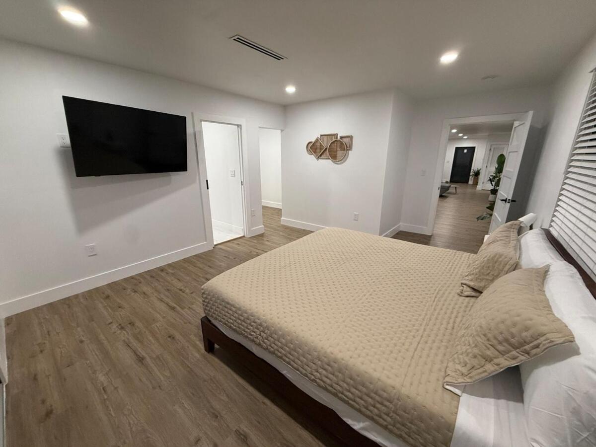 Luxe 8 Guest Little Havana Retreat Apartment *