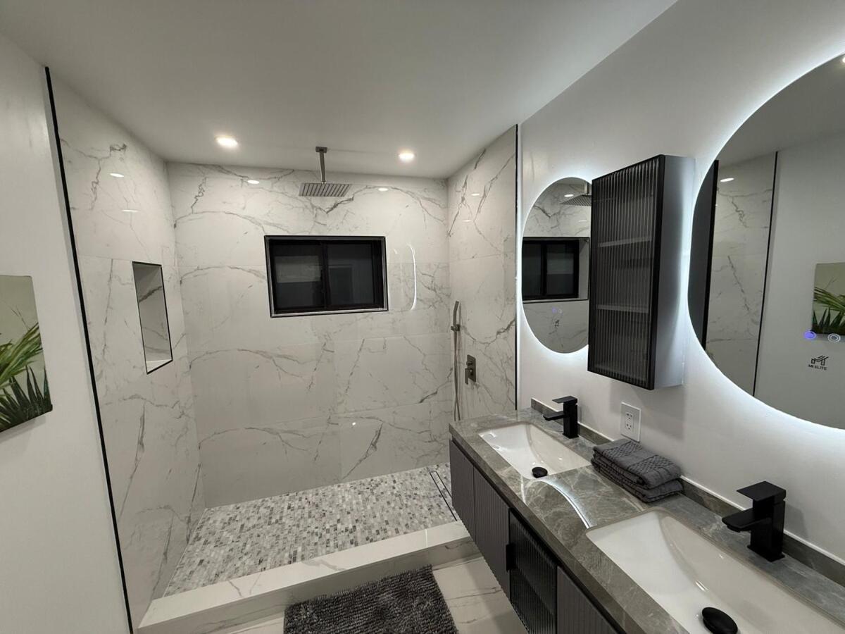 Luxe 8 Guest Little Havana Retreat *
