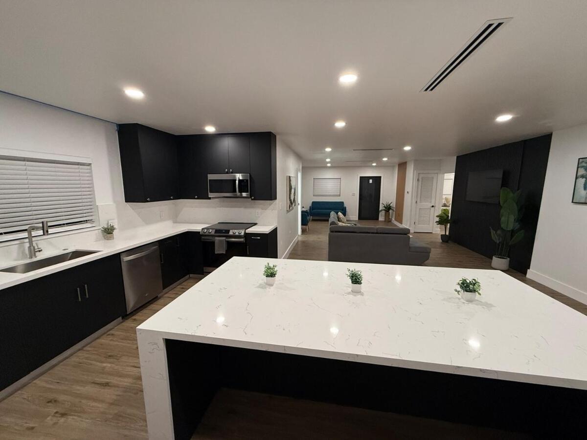 Luxe 8 Guest Little Havana Retreat Apartment