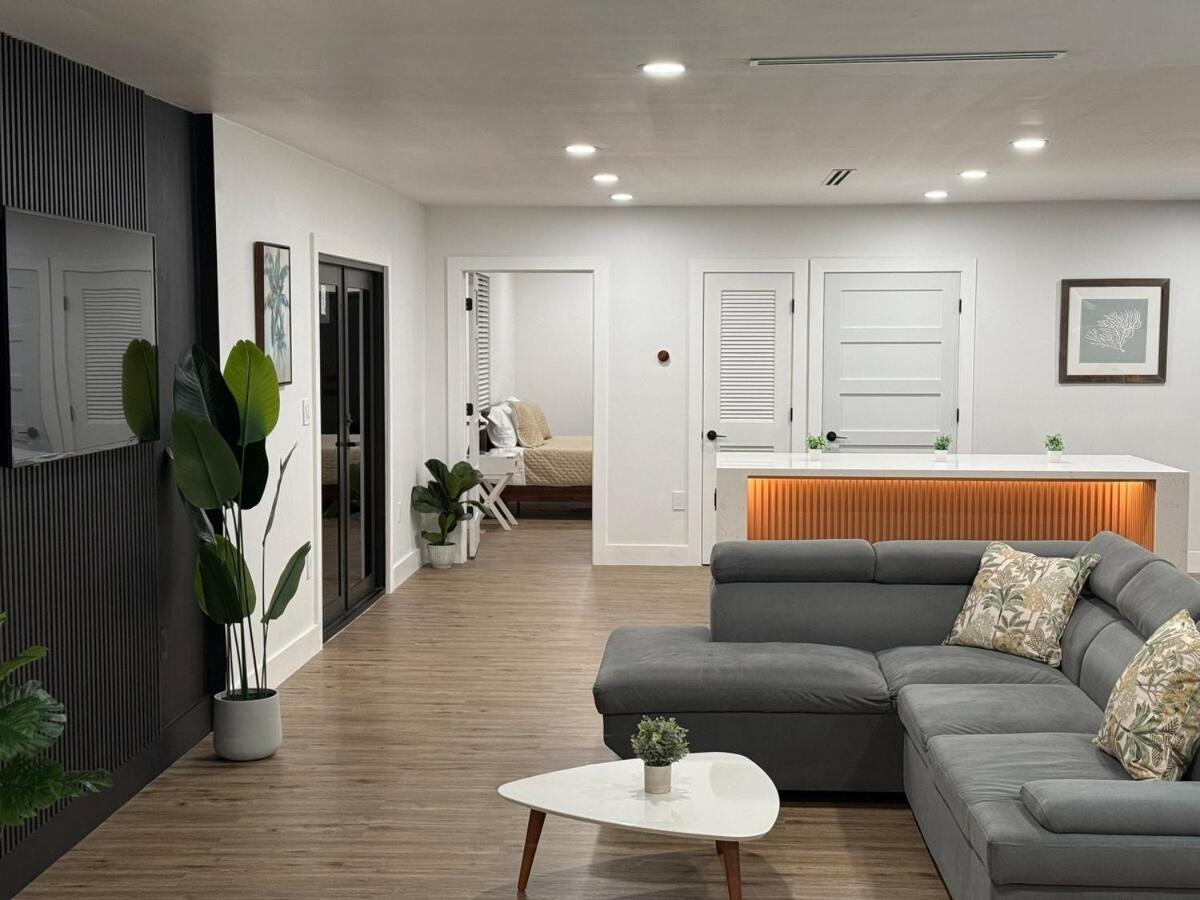 Luxe 8 Guest Little Havana Retreat Apartment *
